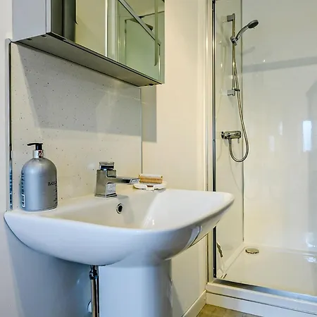 3 Bed In 91262 *