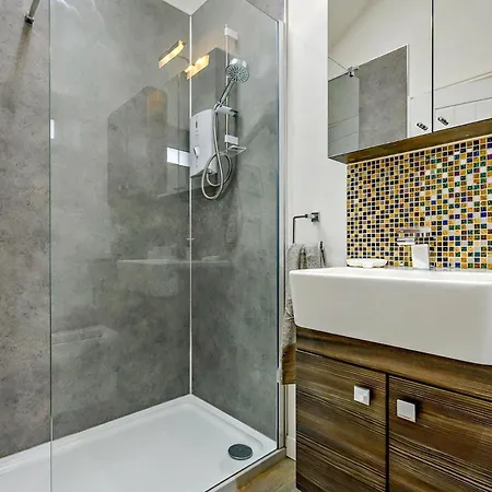 3 Bed In 91262 * 沙普